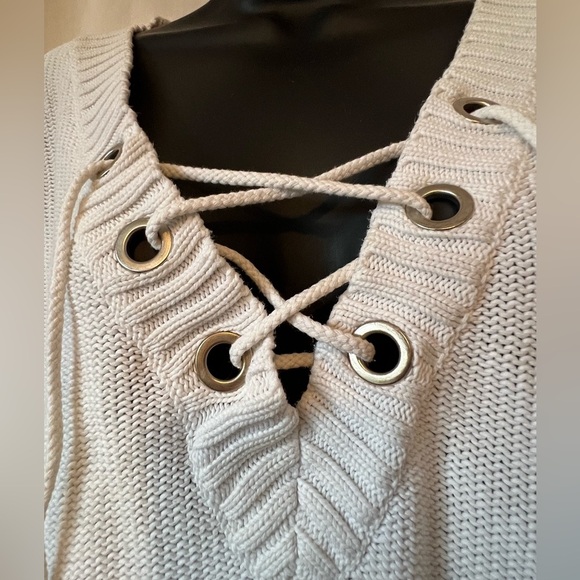 Tommy Bahamas 100% Cotton V Neck With Tie White Long Sleeve Sweater Womens Sz M - Picture 2 of 5